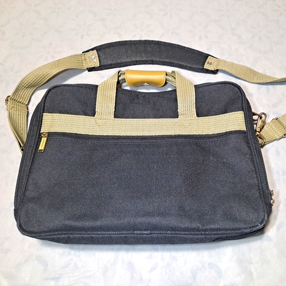 London Fog Ryka Briefcase/Laptop/Travel Bag 16x12 Expandable Blk. 11-Compartment - Picture 4 of 12